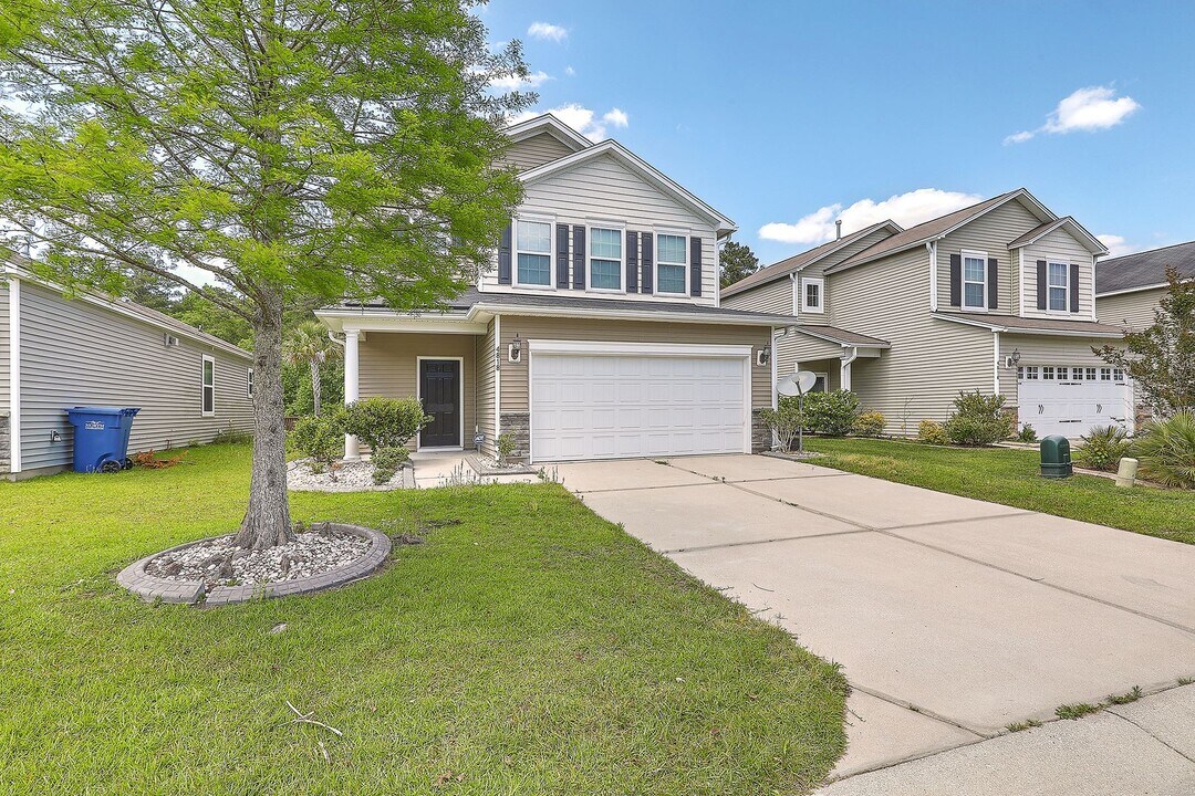 4818 Hawkins Dr in Ladson, SC - Building Photo