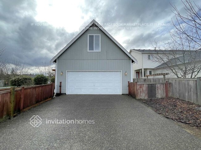 18006 Panorama Blvd E in Bonney Lake, WA - Foto de edificio - Building Photo