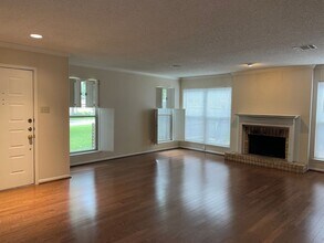 3332 Chimney Pl Dr in Waco, TX - Building Photo - Building Photo