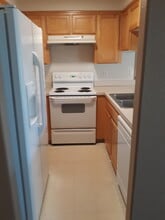 1458 Falcon Loop, Unit 1458 in Independence, OR - Building Photo - Building Photo