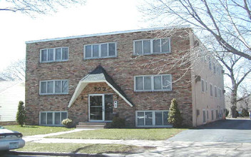 322 2nd St NE in Minneapolis, MN - Building Photo - Building Photo