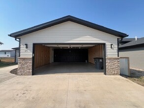 671 Eagle Ct in Box Elder, SD - Building Photo - Building Photo