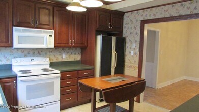 217 Crown Ave in Scranton, PA - Building Photo - Building Photo