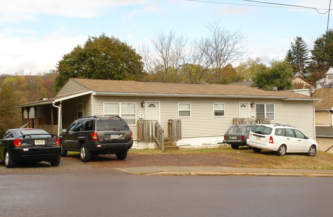 75 W 1st St in Bloomsburg, PA - Building Photo