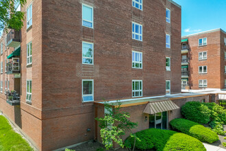 450 W Downer PL in Aurora, IL - Foto de edificio - Building Photo