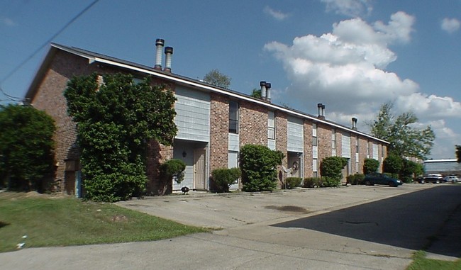 1835 Ryder Dr in Baton Rouge, LA - Foto de edificio - Building Photo