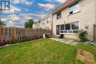 7440 Goreway Dr in Mississauga, ON - Building Photo - Building Photo