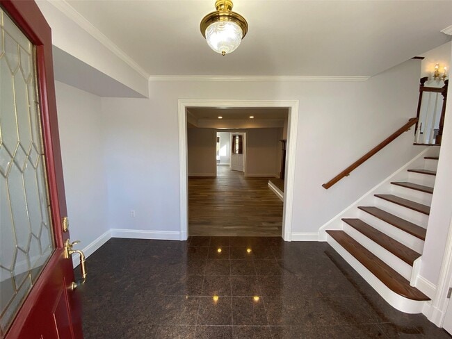 7 Country Ridge Dr in Rye Brook, NY - Building Photo - Building Photo