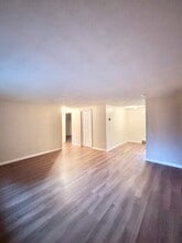 201 Lexington St, Unit 203 in Damascus, VA - Building Photo - Building Photo