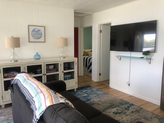 property at 1221 Shady Ln