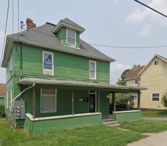 202 Dunkard Ave, Unit Apt 2 in Westover, WV - Building Photo