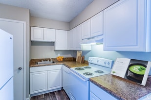 Azur Tower in Memphis, TN - Building Photo