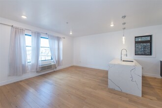7505 Park Ave in North Bergen, NJ - Building Photo - Building Photo