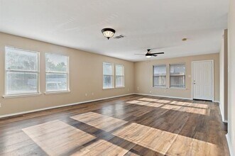 152 Cliff Height Cir in Dallas, TX - Building Photo - Building Photo