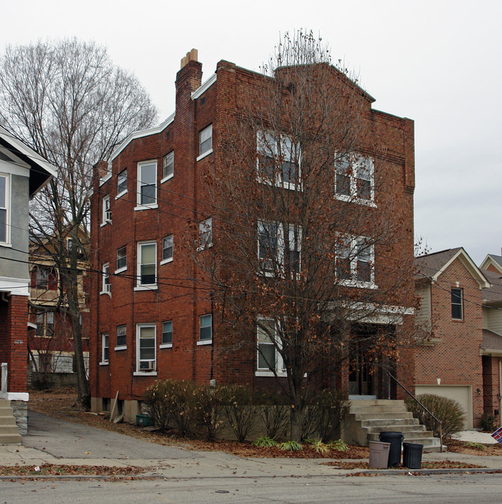 2925 Eden Ave in Cincinnati, OH - Foto de edificio