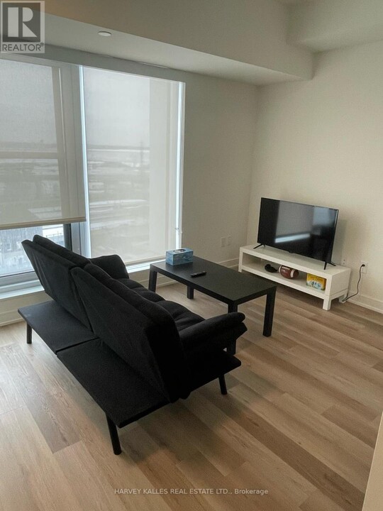 131 Mill St in Toronto, ON - Building Photo