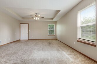 1036 NW Willow Dr in Grain Valley, MO - Building Photo - Building Photo