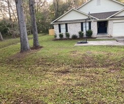 1319 Blakemore Ct E in Tallahassee, FL - Building Photo