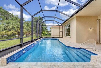 8345 Pine Ln in Royal Palm Beach, FL - Building Photo - Building Photo