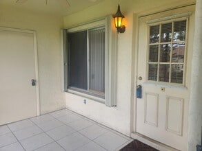 317 Knotty Pine Cir in Greenacres, FL - Building Photo - Building Photo