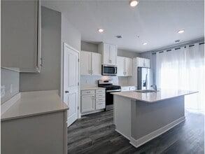 17092 Dysart Pl in Lakeville, MN - Building Photo - Building Photo