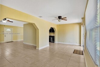 7131 NW 24th Pl in Sunrise, FL - Building Photo - Building Photo