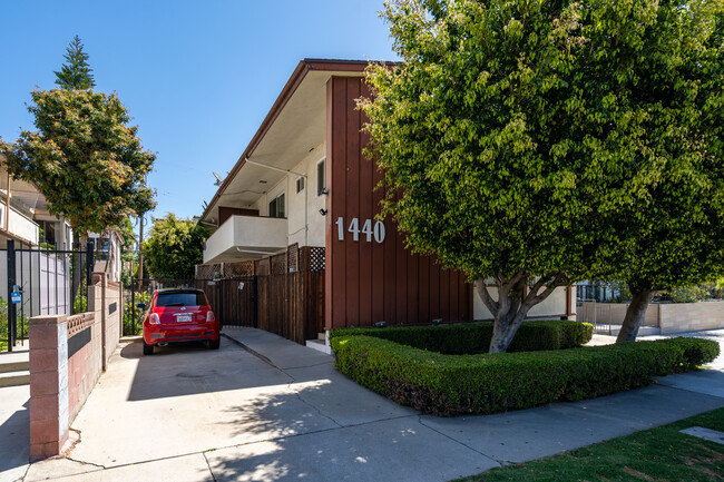 1440 S Barrington Ave in Los Angeles, CA - Building Photo - Building Photo