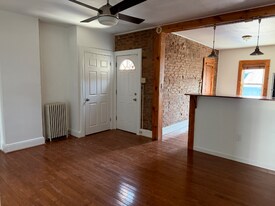 433 N Pine St, Unit 2 in Lancaster, PA - Building Photo