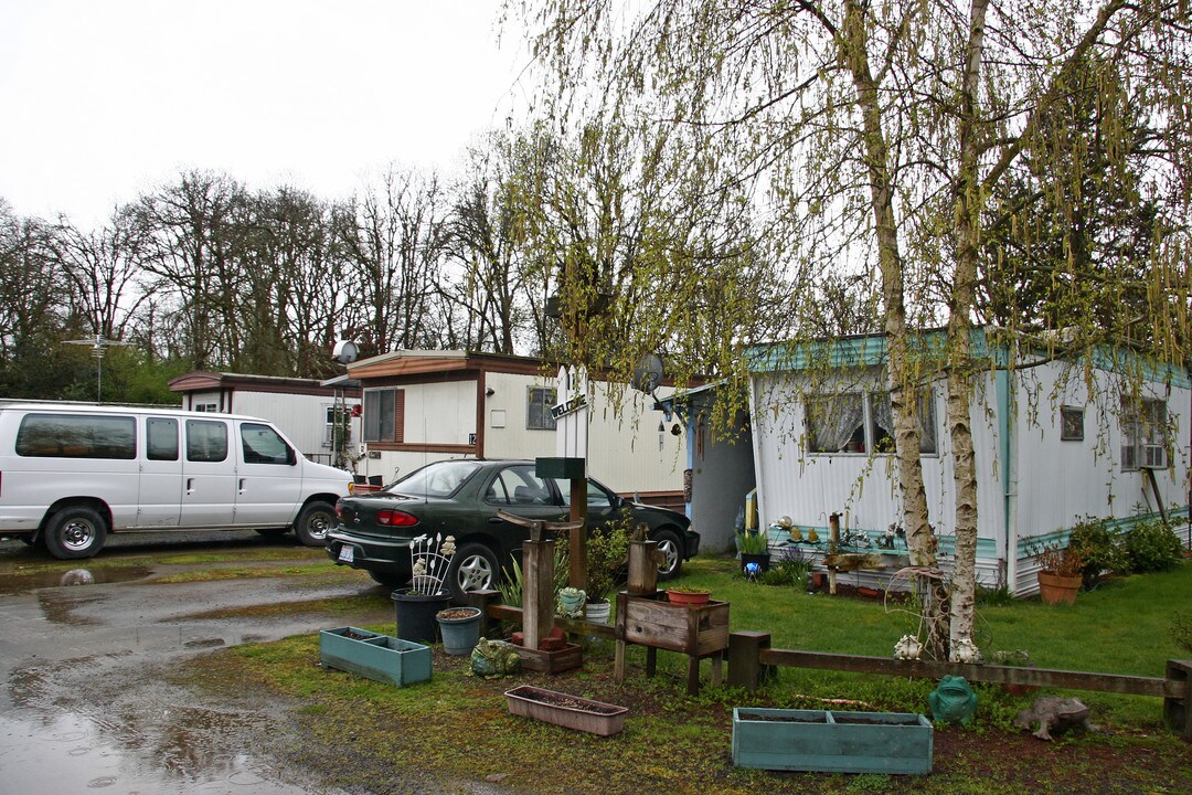 Oaks Mobile & RV in Woodland, WA - Foto de edificio