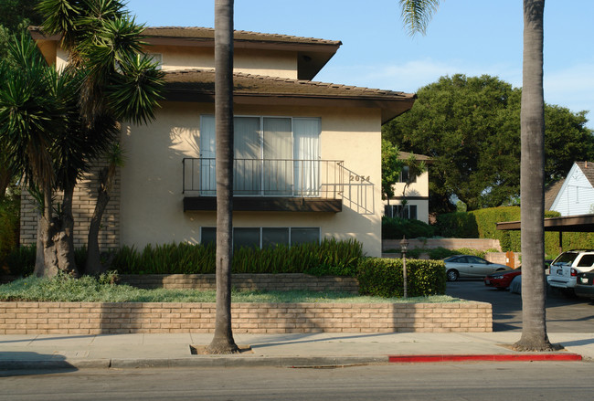 2034 Bath St in Santa Barbara, CA - Building Photo - Building Photo