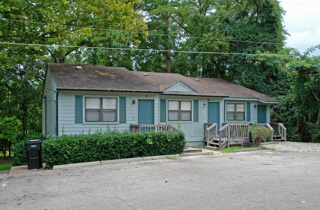 3118 Mission Rd in Tallahassee, FL - Foto de edificio - Building Photo