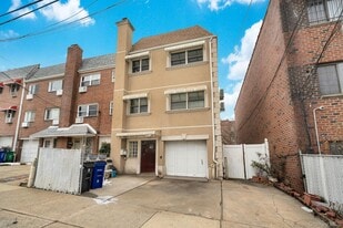 80-24 138th St in Queens, NY - Building Photo