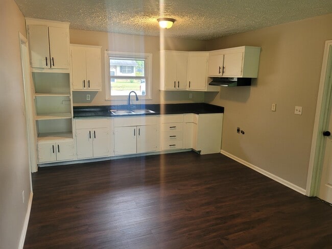 5707 Gateway Dr in Indianapolis, IN - Building Photo - Building Photo