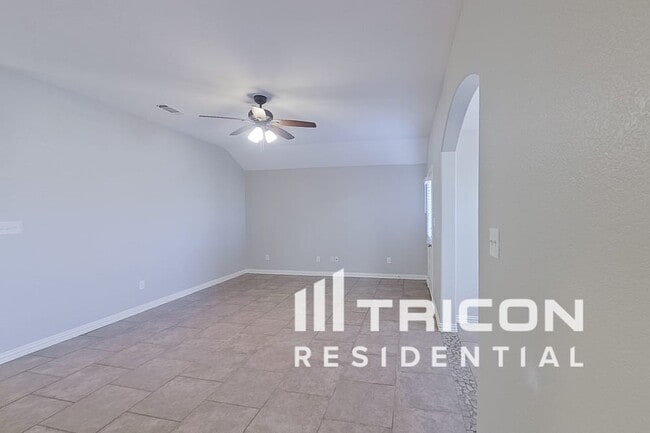 12432 Hunters Mill Trail in Burleson, TX - Building Photo - Building Photo