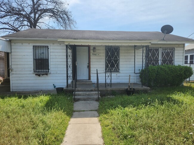 property at 744 W Theo Ave
