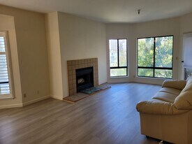 330 Park View Terrace in Oakland, CA - Building Photo