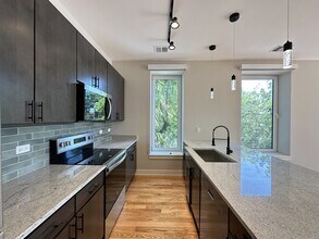 2100 W 18th Pl in Chicago, IL - Building Photo - Building Photo