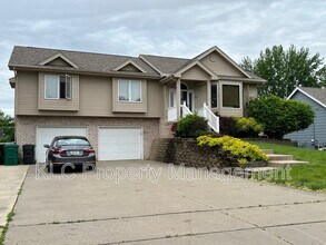 918 SE Judy Dr in Ankeny, IA - Building Photo - Building Photo