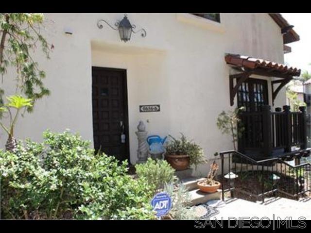 8656 Villa La Jolla Dr in San Diego, CA - Building Photo