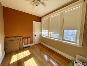 16 Alton Pl, Unit 2 in Brookline, MA - Building Photo - Building Photo