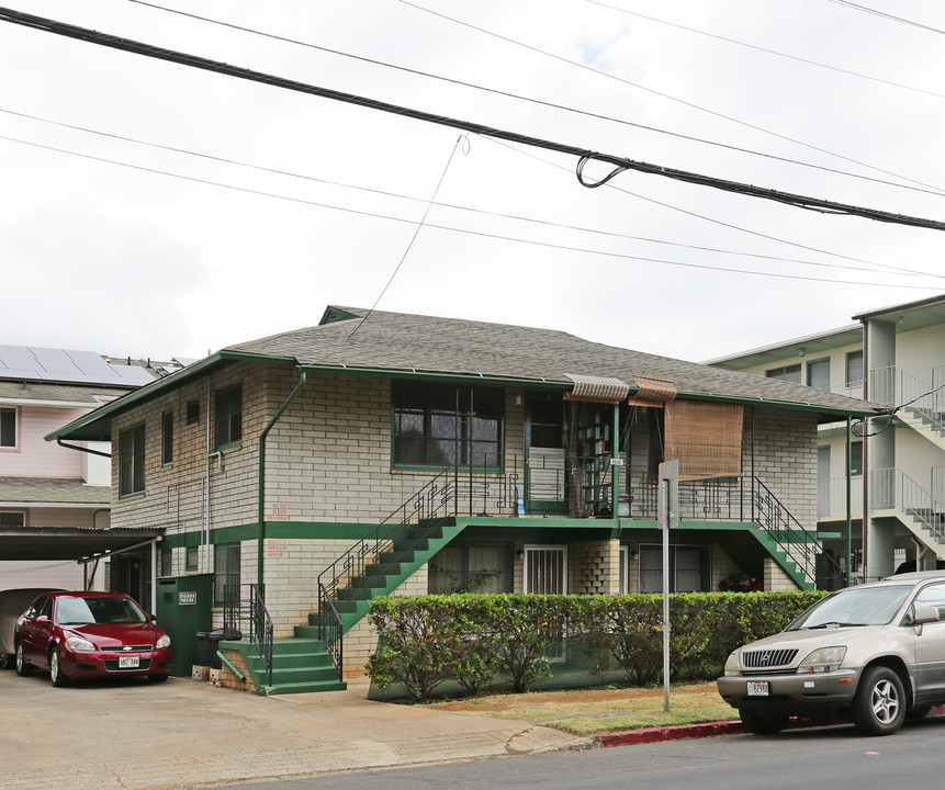 3010 Date St in Honolulu, HI - Building Photo