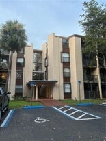 14321 N Kendall Dr in Miami, FL - Building Photo
