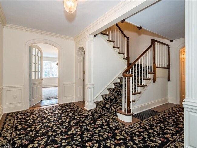 146 Rensselaer Rd in Essex Fells, NJ - Building Photo - Building Photo