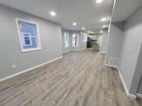 166 Northampton Ave in Springfield, MA - Building Photo - Building Photo