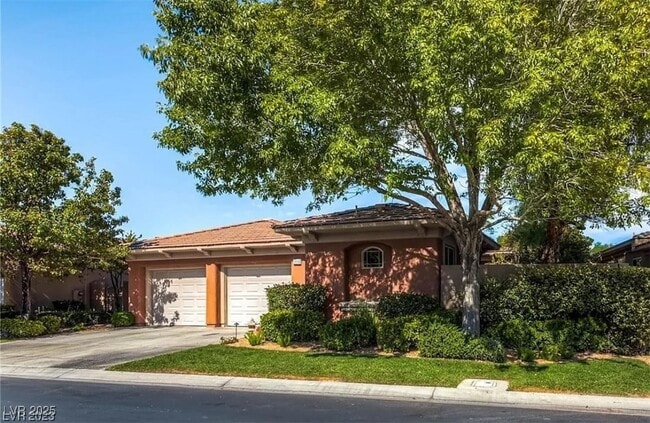 property at 104 Emerald Dunes Cir