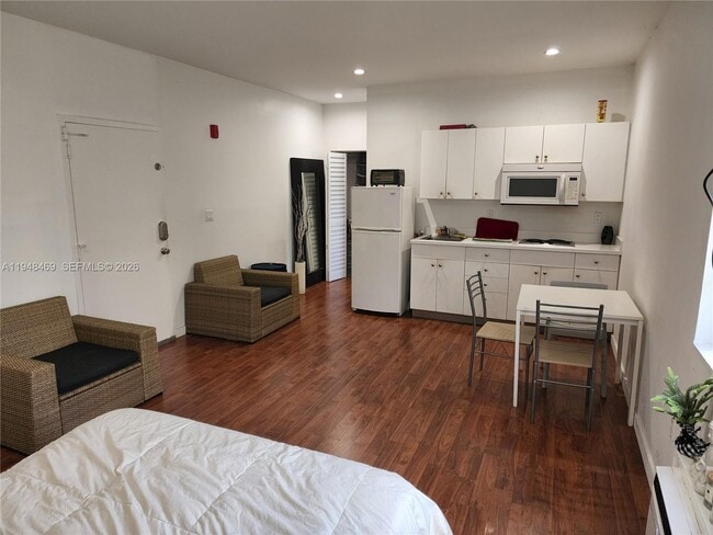 1345 Pennsylvania Ave in Miami Beach, FL - Building Photo - Building Photo