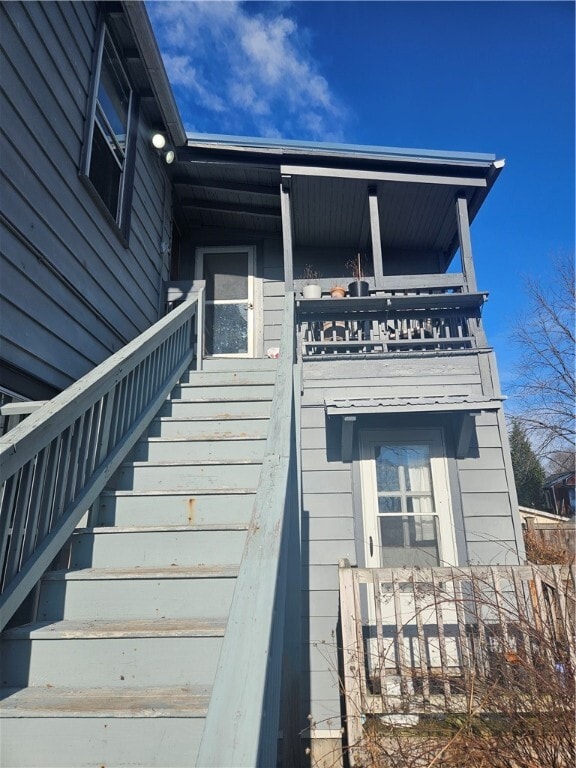 property at 607 N Cayuga St