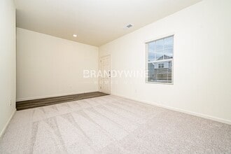 7625 Saffron Ave in Covington, GA - Foto de edificio - Building Photo