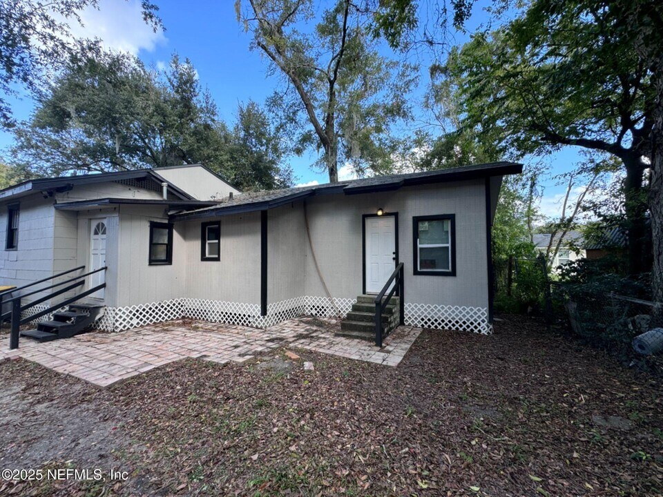 136 W 23rd St in Jacksonville, FL - Building Photo