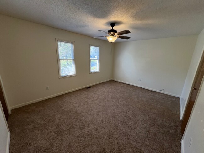 property at 122 Carriage Pl